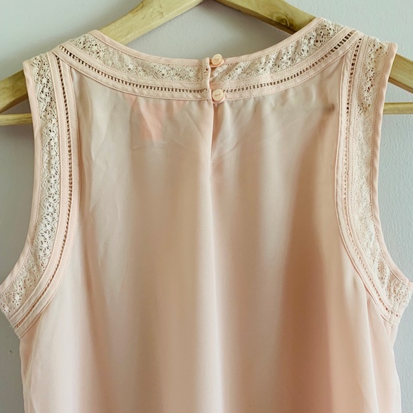 Soft pink sleeveless blouse - Picture 3 of 3